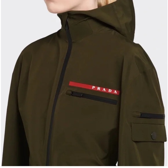 PRADA 

Military Green GORE- Tex PRO Prada jacket

NWT!!  Size medium - Picture 4 of 8